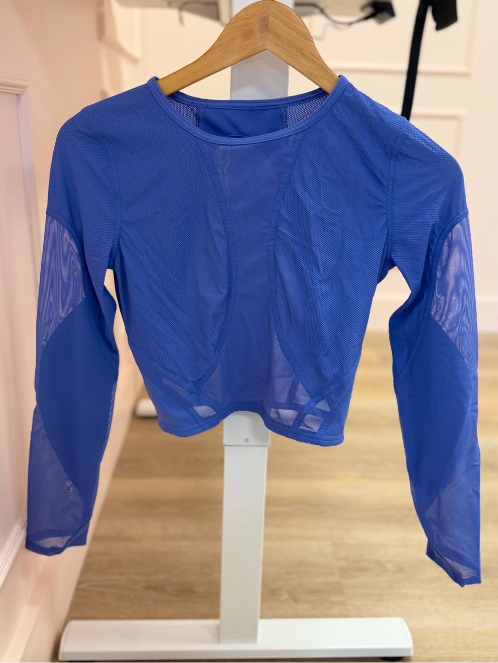 lululemon athletica mesh long-sleeve crop top